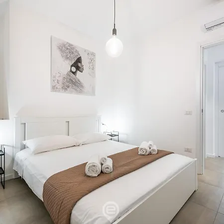 Crystal Waters House Ferienhaus *